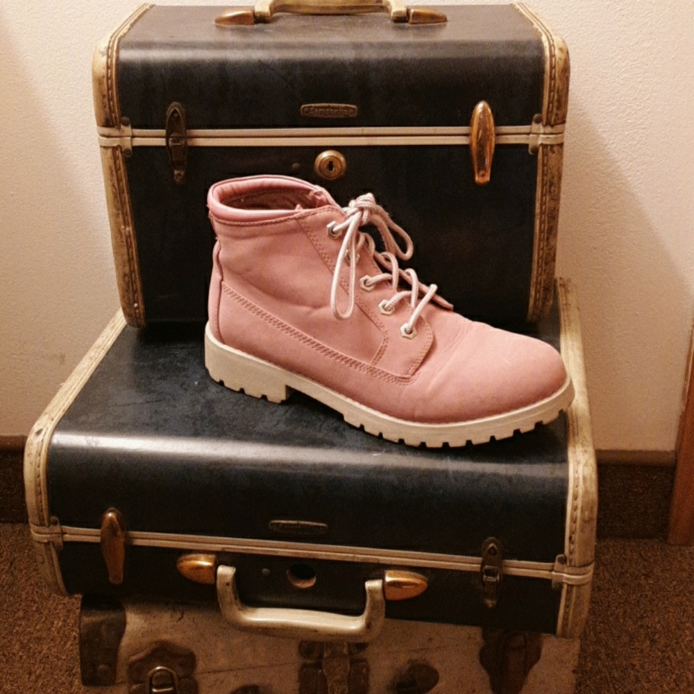 Pink laced cliff boots